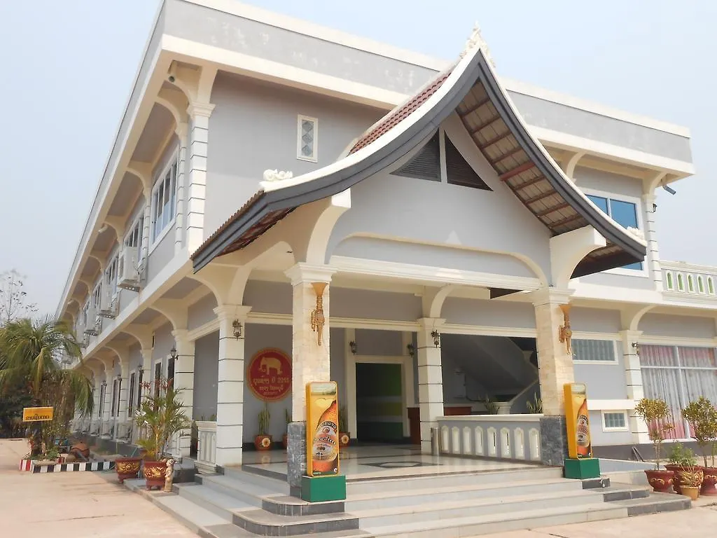 Three Sisters Resort Luang Prabang 0*,  Laos